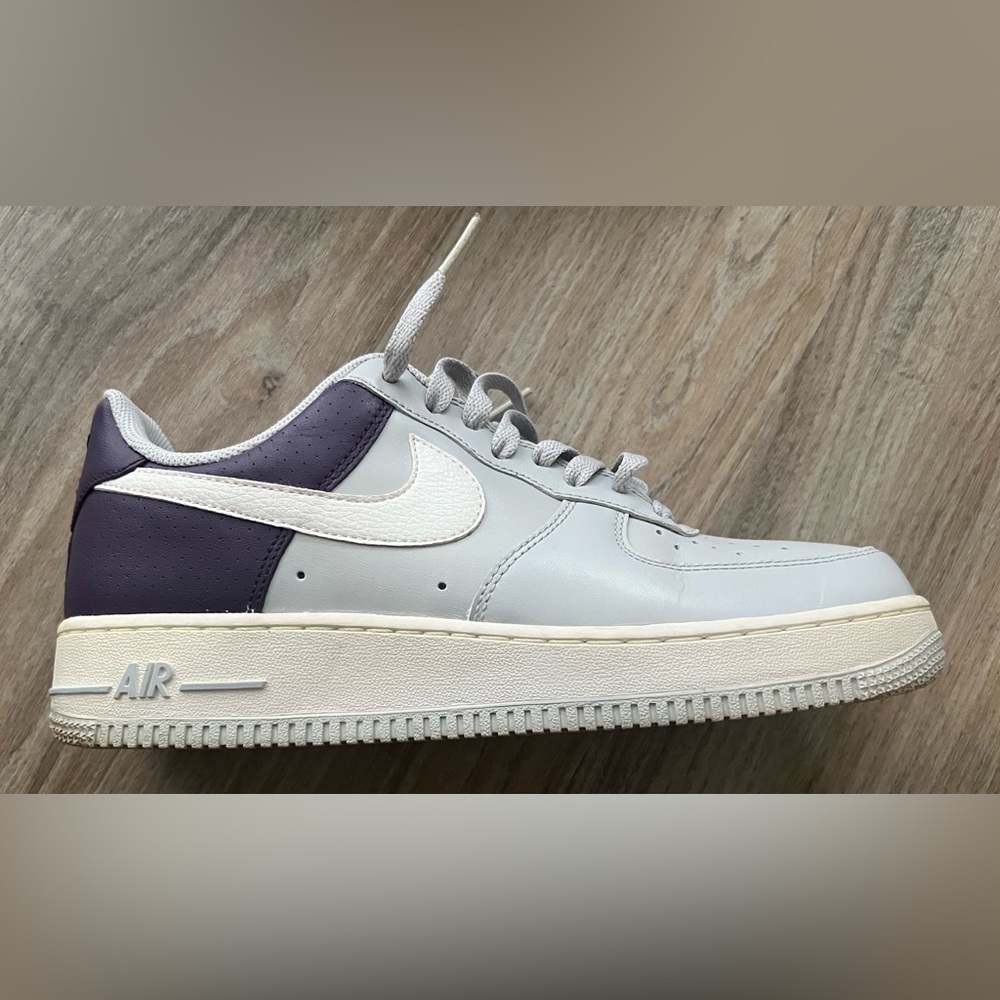 NIKE AIR FORCE 1 07 
NEUTRAL GREY-WHITE-WINE - Picture 4 of 9